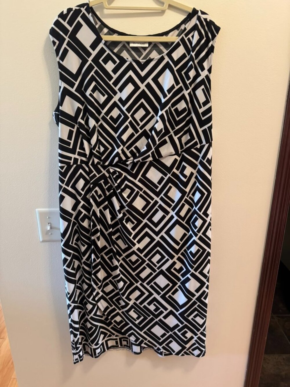 Avenue Plus 18/20 Black White Geometric Sleeveless Ruched Waist Shift Dress 2X